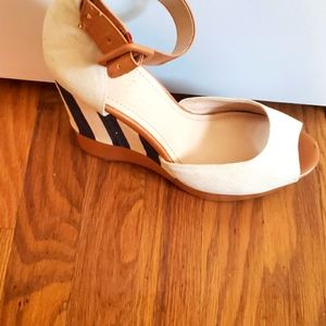 Jessica Simpson stripped wedge shoe, size 10